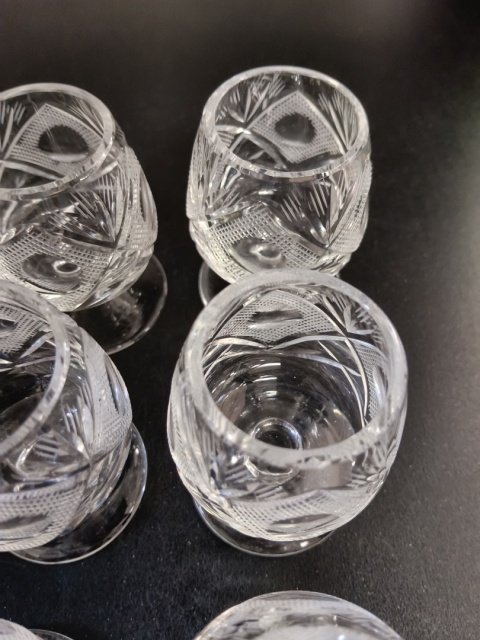 Ładne kieliszki kryształowe