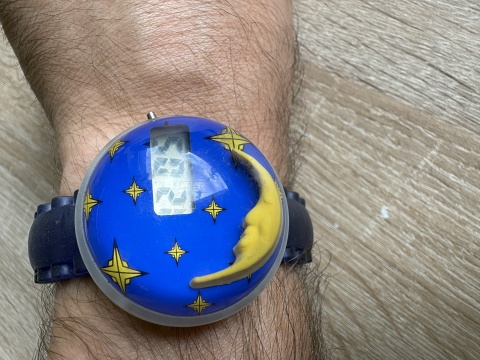 Stary zegarek z księżycem