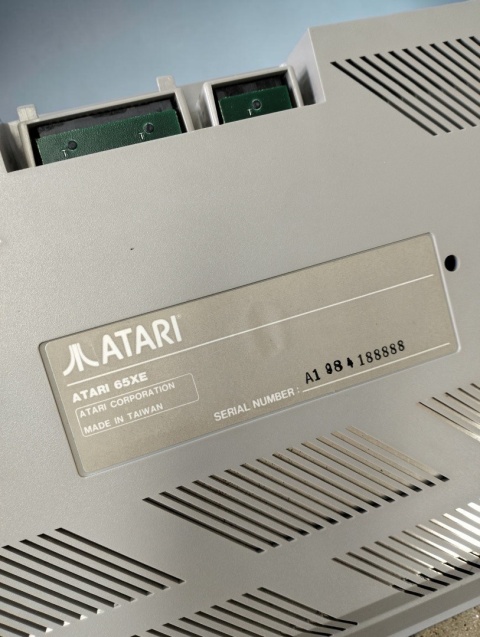 Komputer Atari 65xe z zasilaczem