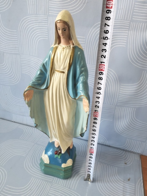 Stara figura Matki Bożej
