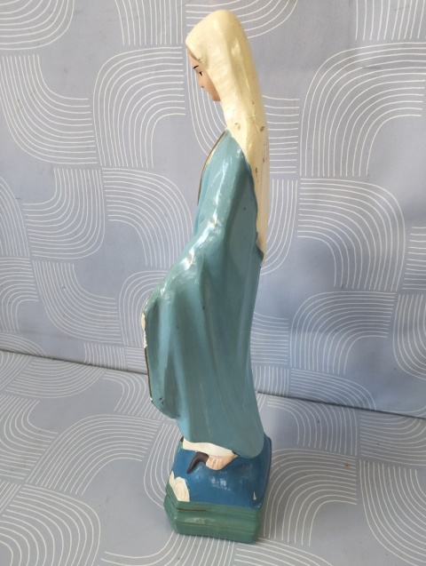 Stara figura Matki Bożej