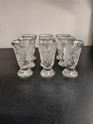 Szklane kieliszki vintage 9 sztuk