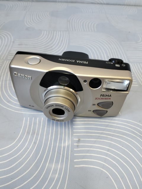 Aparat Canon zoom m85.