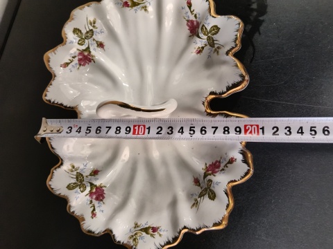 Piękna patera w kształcie liścia porcelana złota róża