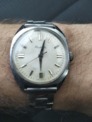 Stary zegarek nakręcany Raketa