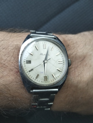 Stary zegarek nakręcany Raketa