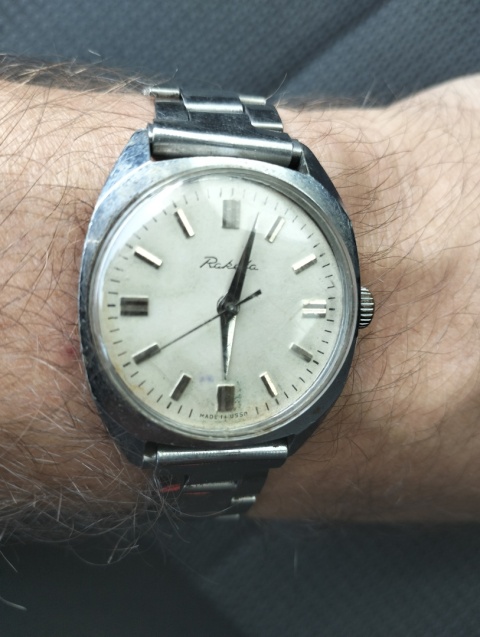 Stary zegarek nakręcany Raketa
